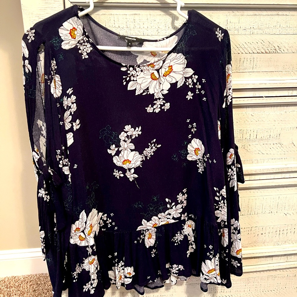Annabelle blue floral top